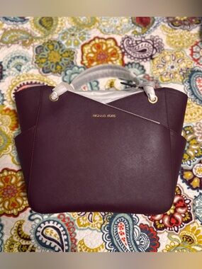 Michael Kors Jet Set Travel Bag